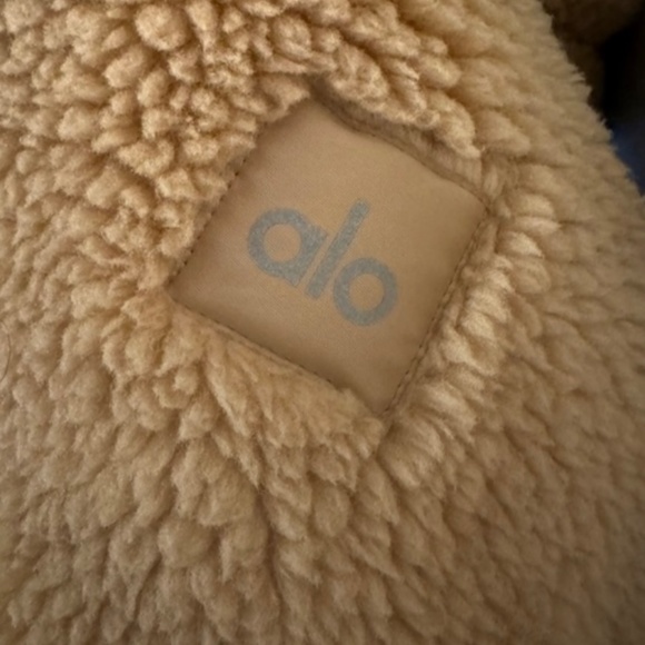 Alo Sherpa Jacket - Picture 2 of 4